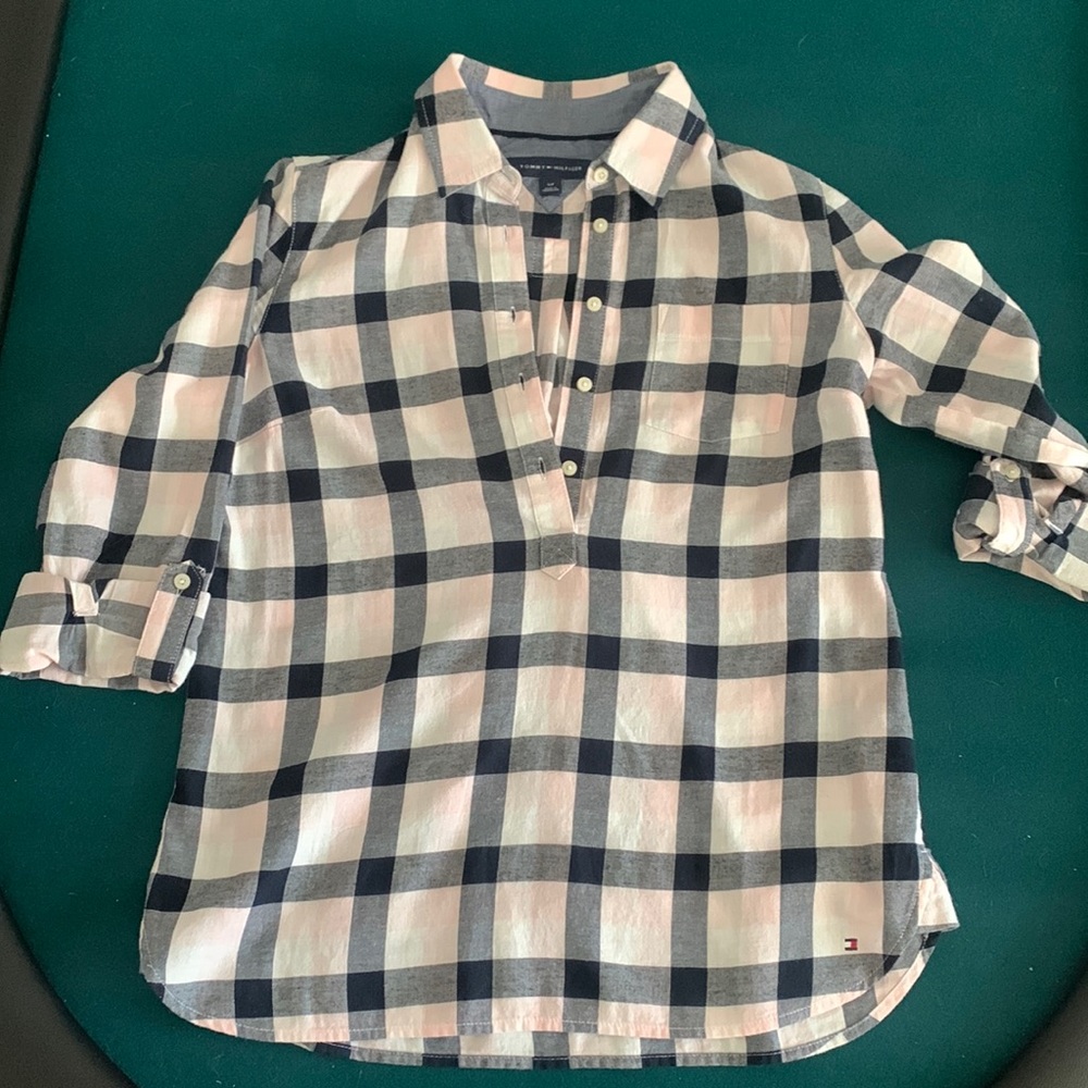 Small Tommy Hilfiger half button up flannel